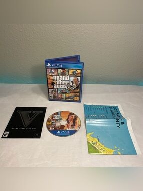 Grand Theft Auto V  5 Sony PlayStation 4 PS4 Complete w Map & Manual TESTED 2014